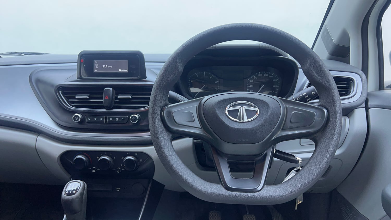 Used 2021 Tata Altroz XM Petrol Petrol Manual interior STEERING VIEW