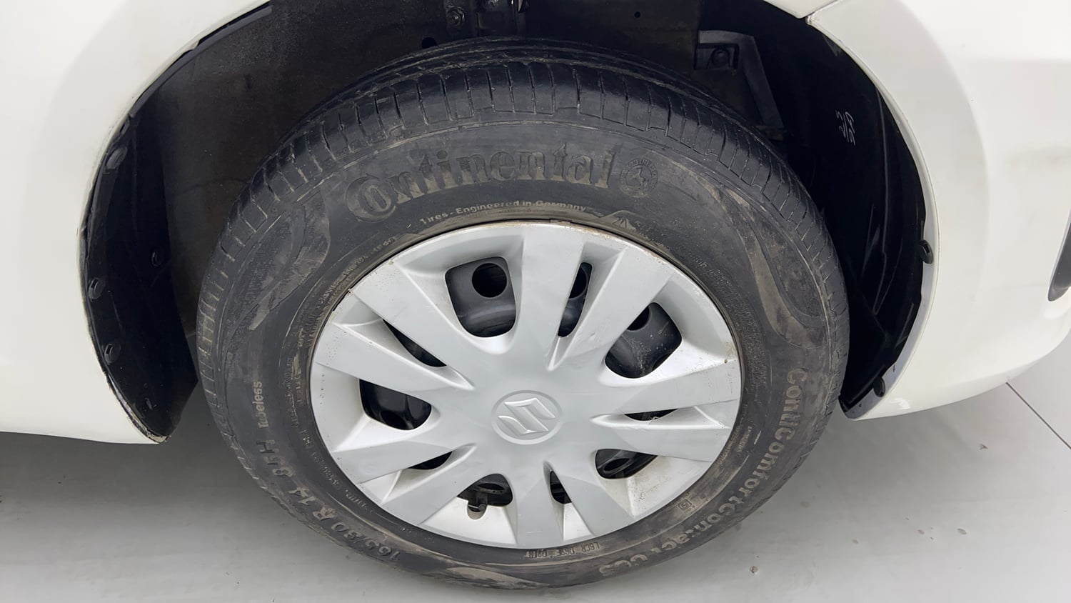 Used 2013 Maruti Suzuki Swift Dzire VXI Petrol Manual tyres RIGHT FRONT TYRE RIM VIEW