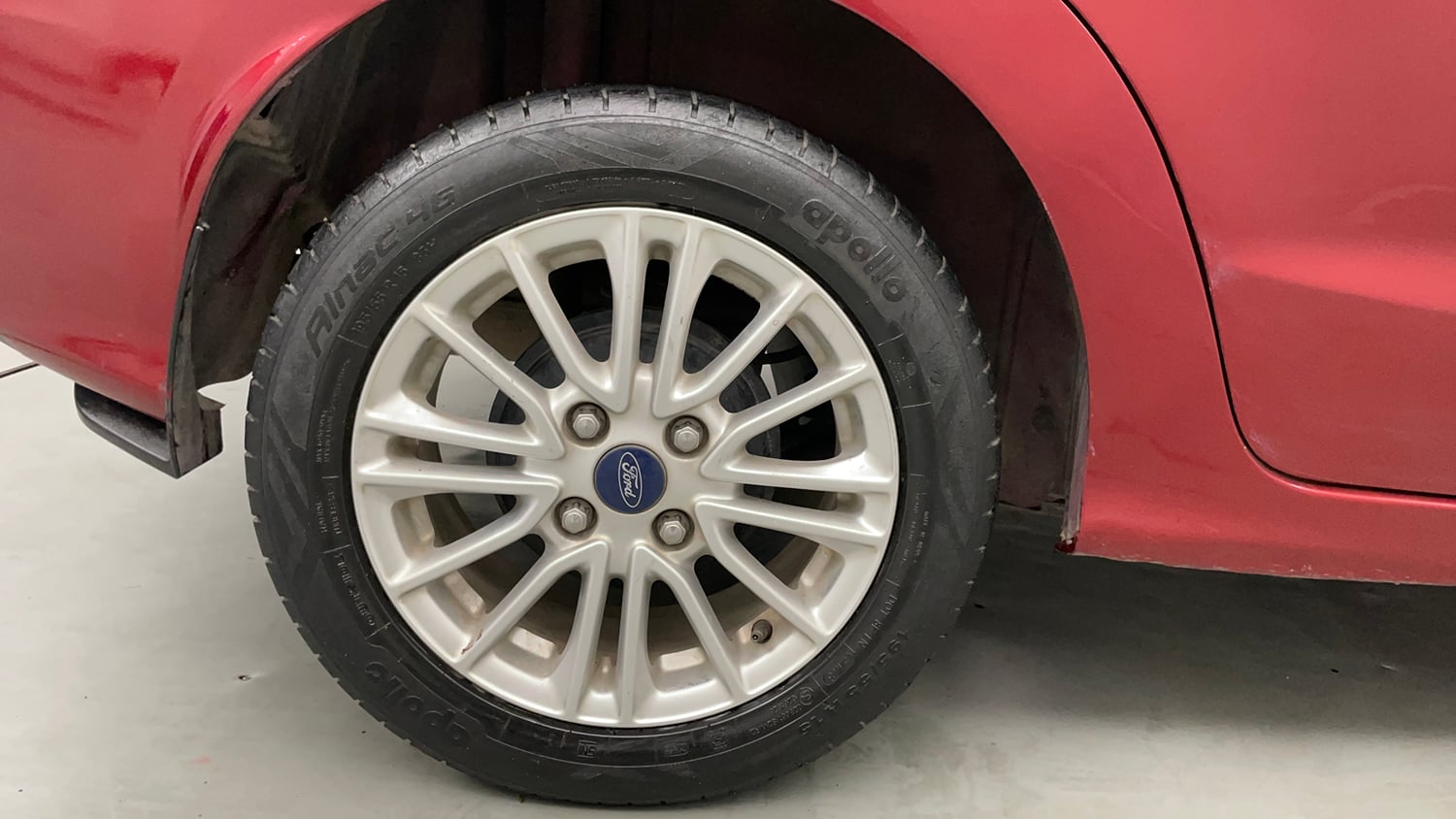 Used 2019 Ford Figo Aspire Titanium 1.2 Ti-VCT Petrol Manual tyres RIGHT REAR TYRE RIM VIEW