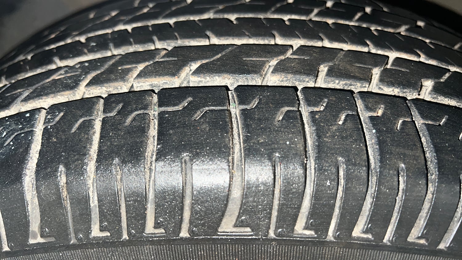 Used 2018 Hyundai Creta S 1.4 CRDi Diesel Manual tyres LEFT FRONT TYRE TREAD VIEW