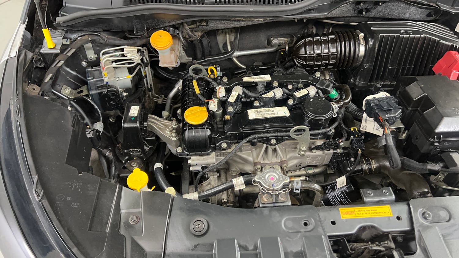 Used 2021 Tata Altroz XZ Petrol Petrol Manual engine ENGINE RIGHT SIDE VIEW