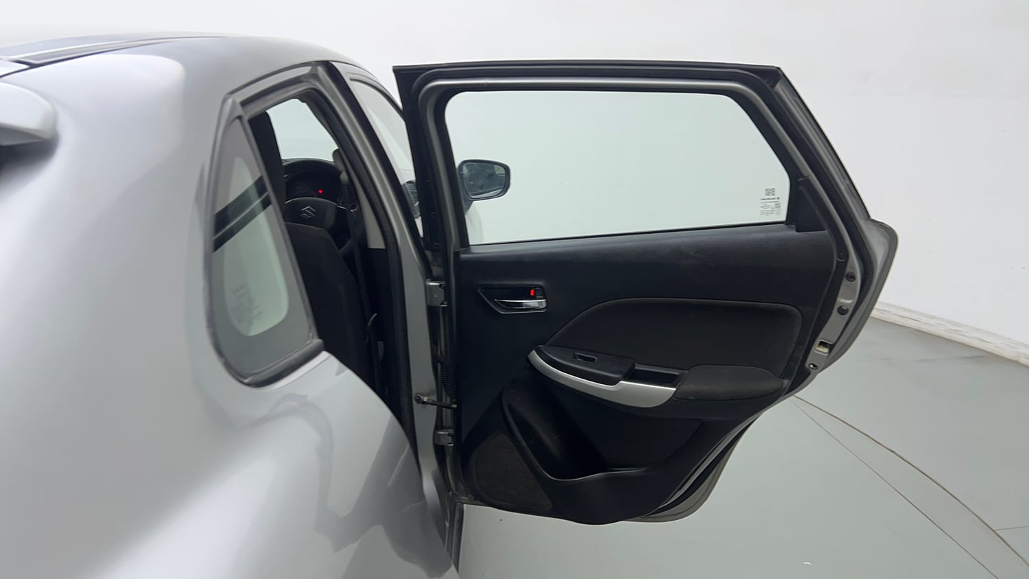 Used 2018 Maruti Suzuki Baleno Delta 1.2 Petrol Manual interior RIGHT REAR DOOR OPEN VIEW