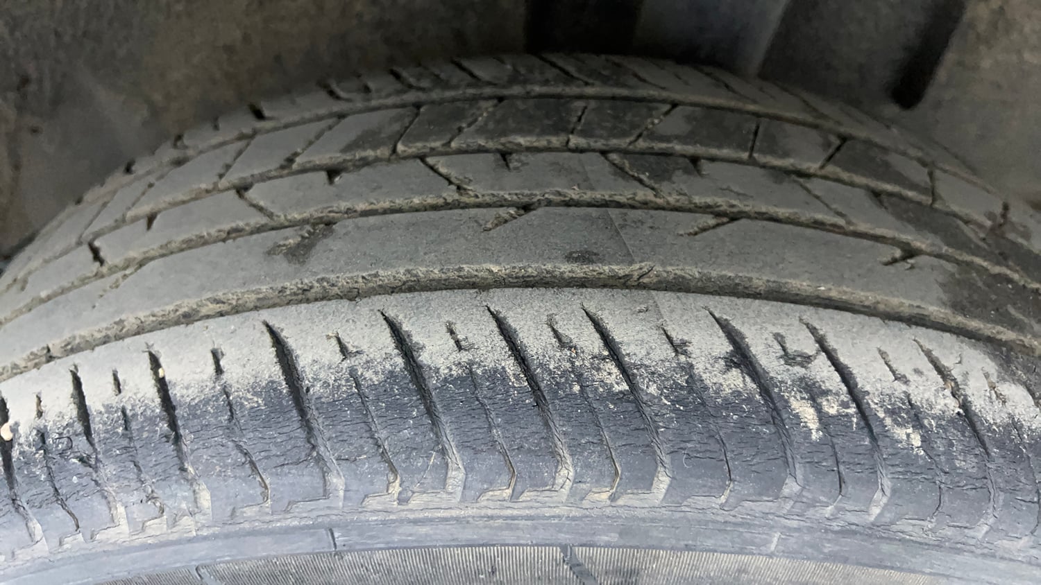 Used 2022 Renault Kiger RXZ AMT Petrol Automatic tyres LEFT REAR TYRE TREAD VIEW