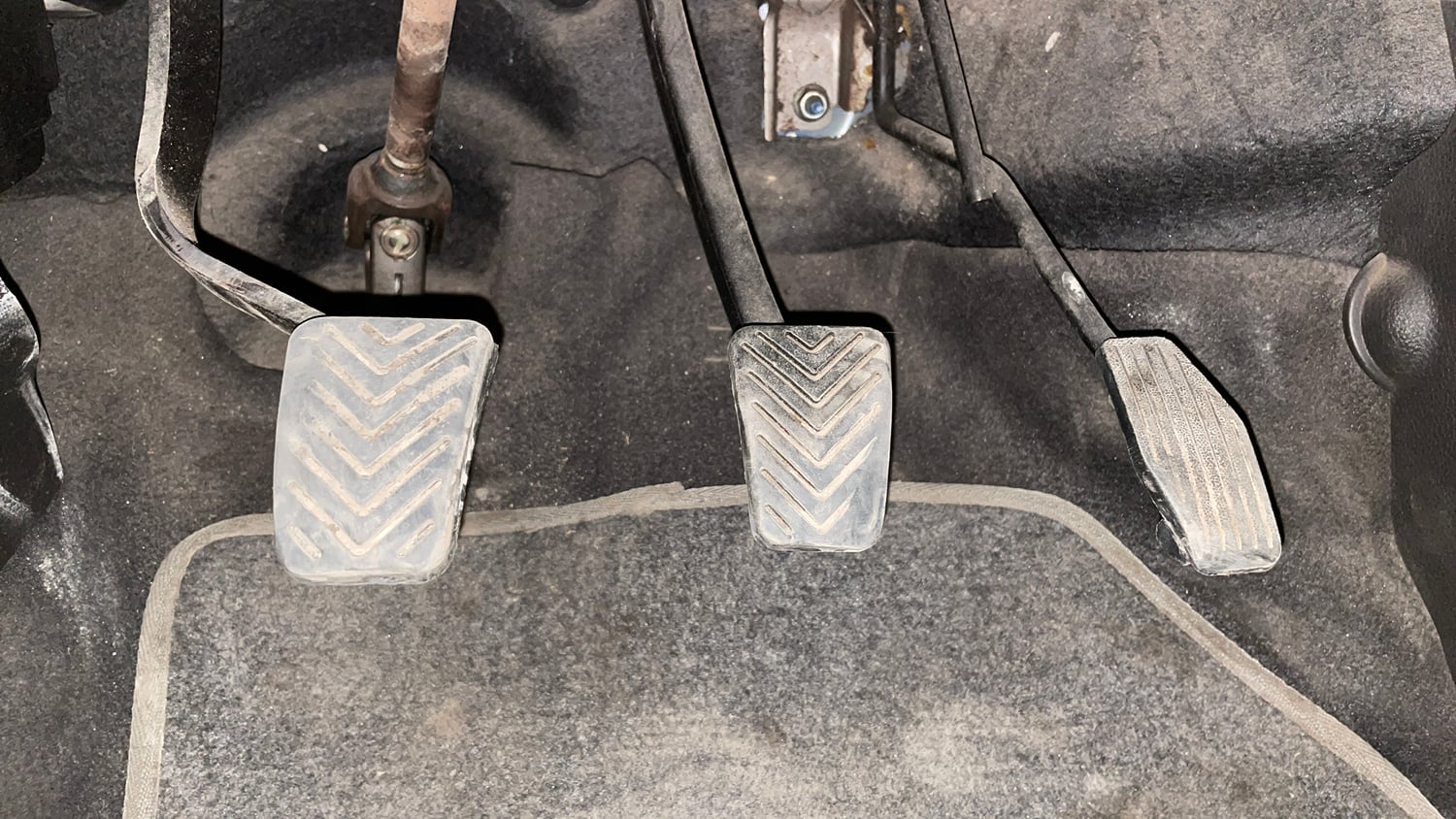 Used 2012 Hyundai Eon Magna + Petrol Manual interior PEDALS VIEW