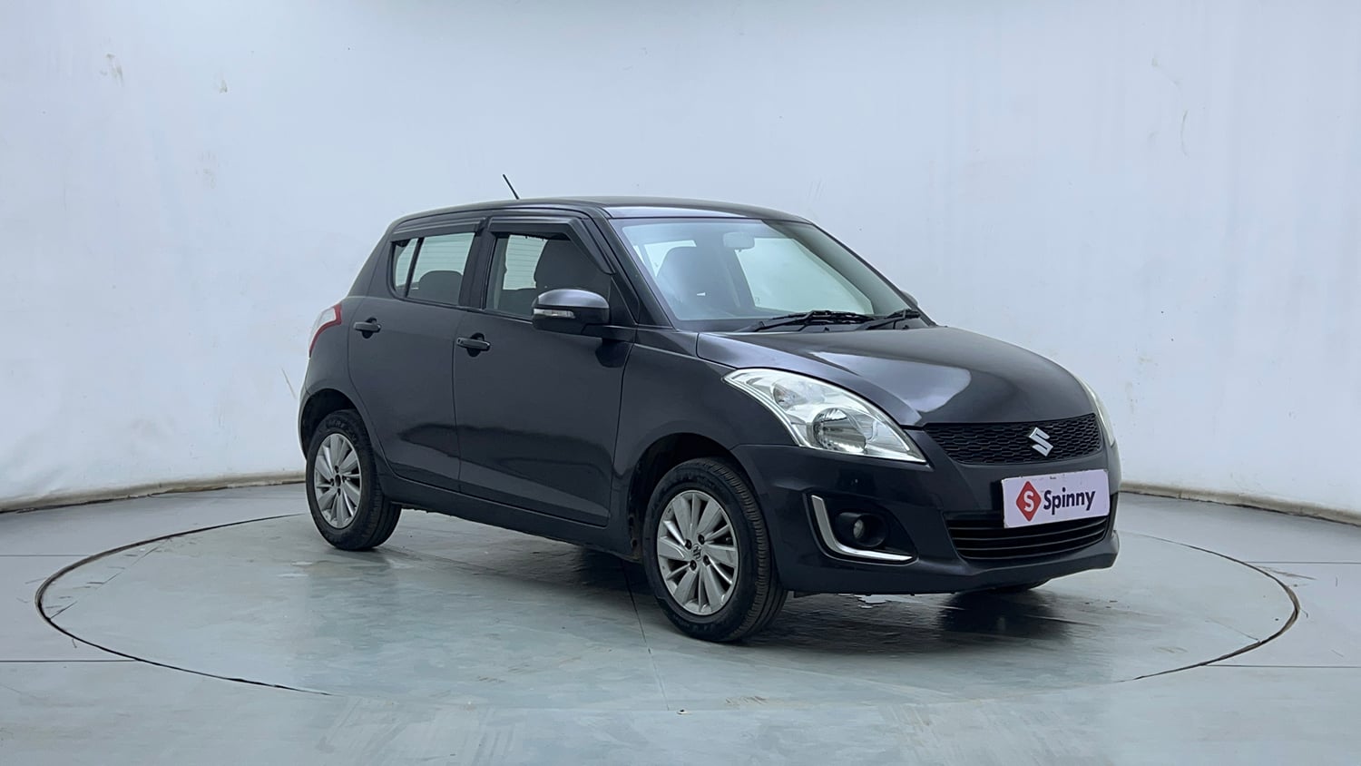 Used 2015 Maruti Suzuki Swift ZXi Petrol Manual exterior RIGHT FRONT CORNER VIEW