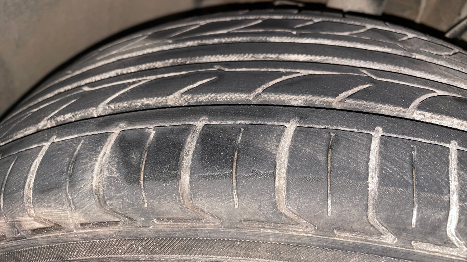 Used 2018 Tata Tiago Revotron XZA Petrol Automatic tyres RIGHT FRONT TYRE TREAD VIEW