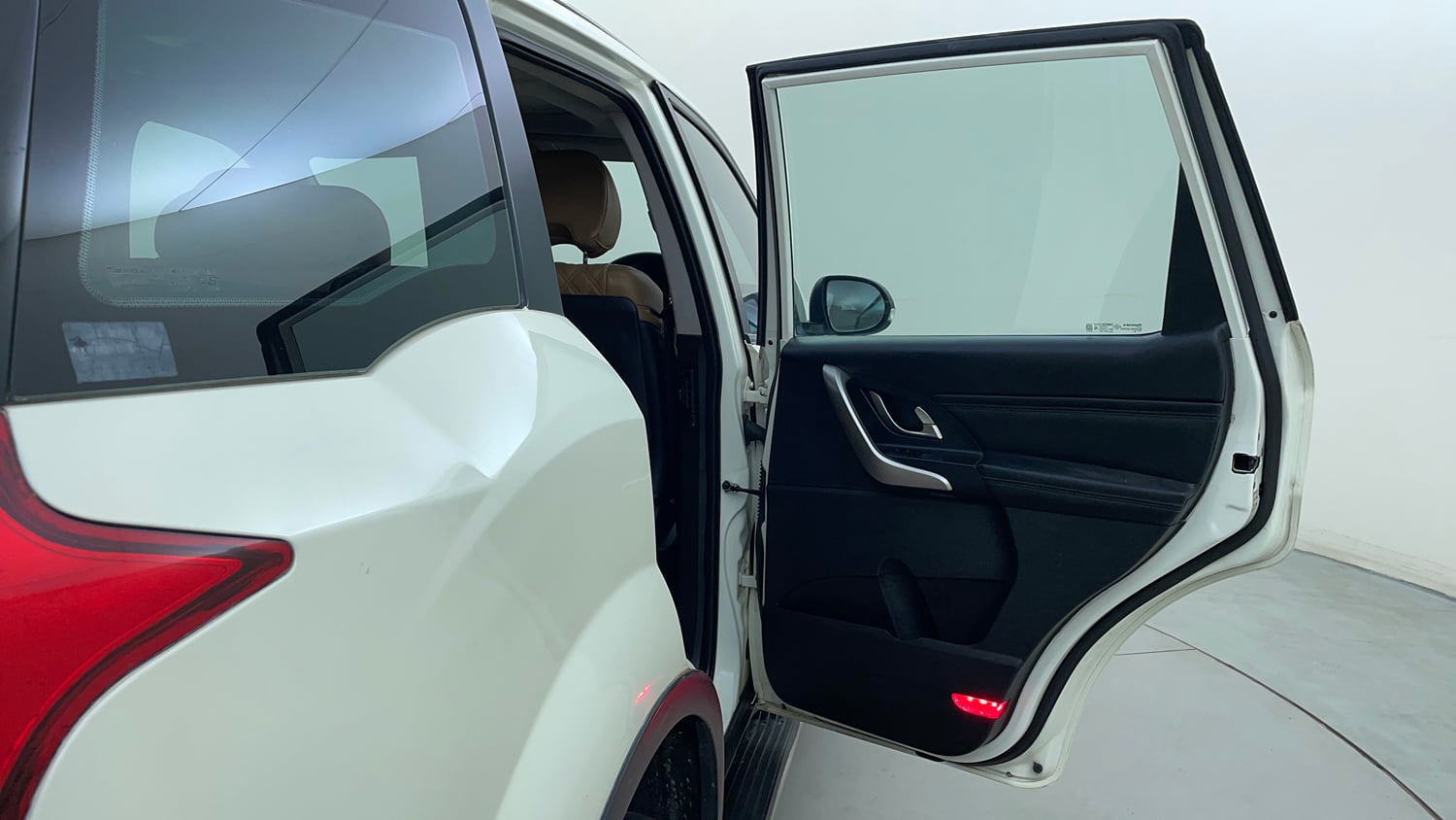 Used 2019 Mahindra XUV500 W11 Diesel Manual interior RIGHT REAR DOOR OPEN VIEW