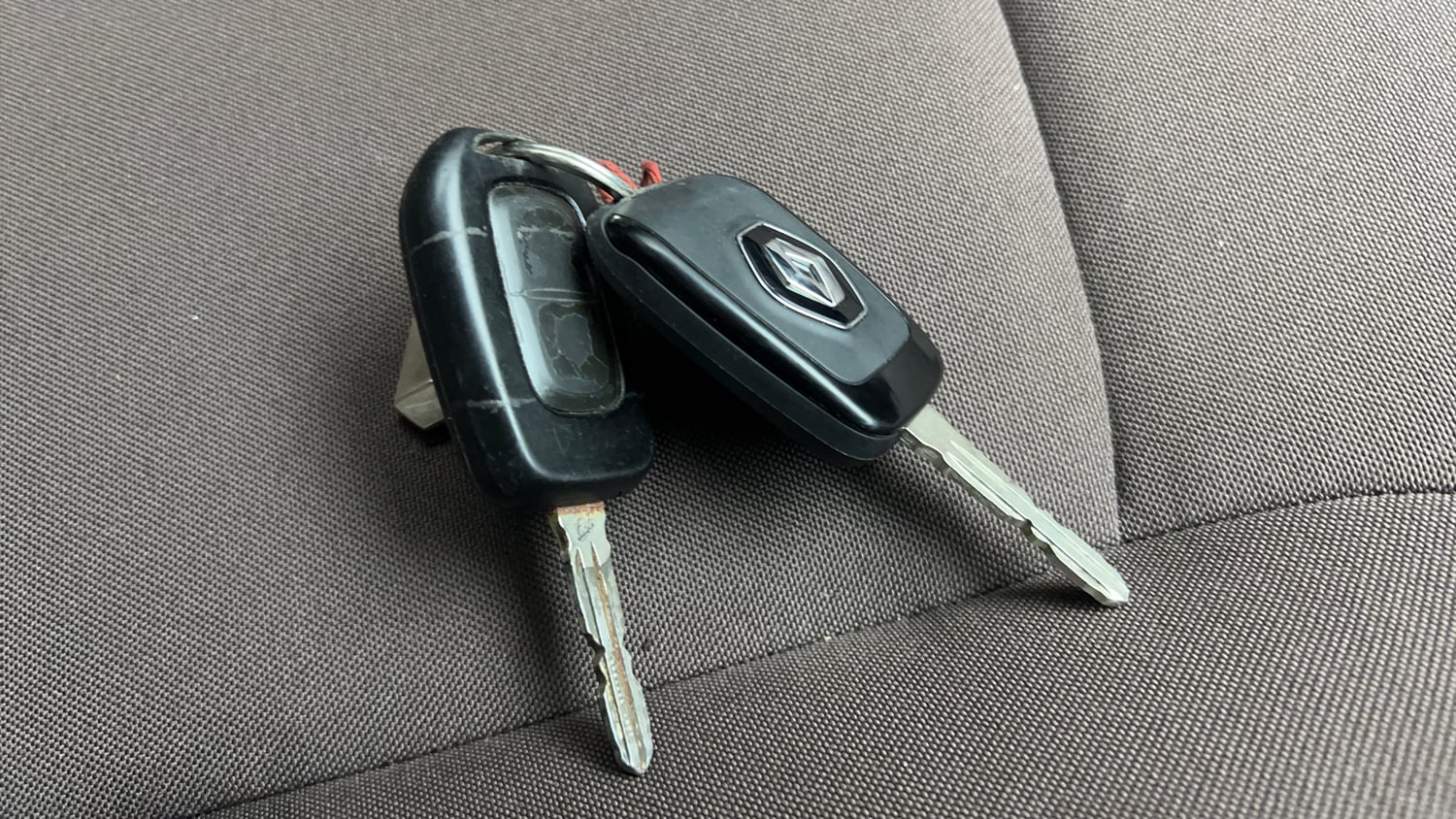 Used 2021 Renault Duster RXS 1.3 Turbo Petrol MT Petrol Manual extra CAR KEY VIEW
