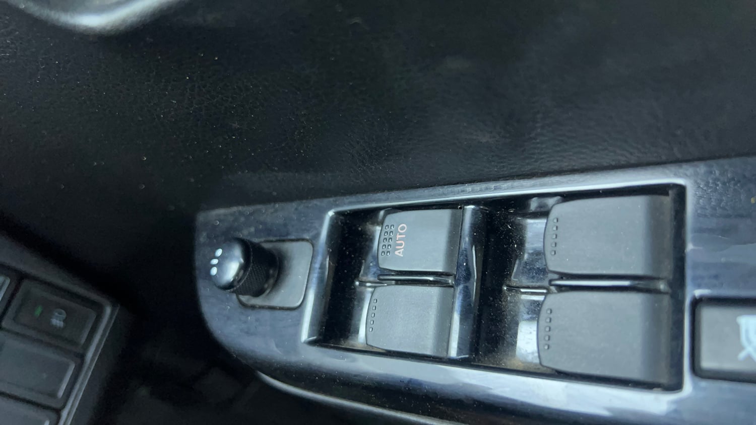 Used 2018 Maruti Suzuki Wagon R VXI+ AMT Petrol Automatic top_features Adjustable ORVM