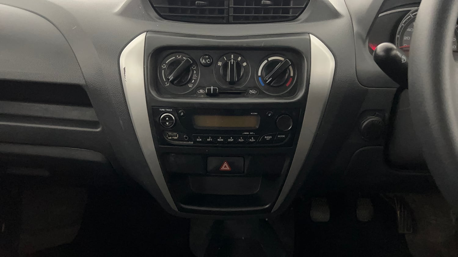 Used 2018 Maruti Suzuki Alto 800 VXi Petrol Manual interior MUSIC SYSTEM & AC CONTROL VIEW