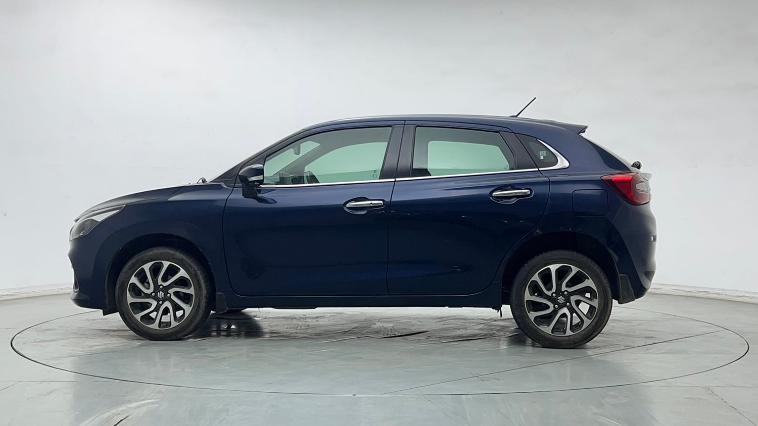 Used 2023 Maruti Suzuki Baleno Alpha AGS Petrol Automatic exterior LEFT SIDE VIEW