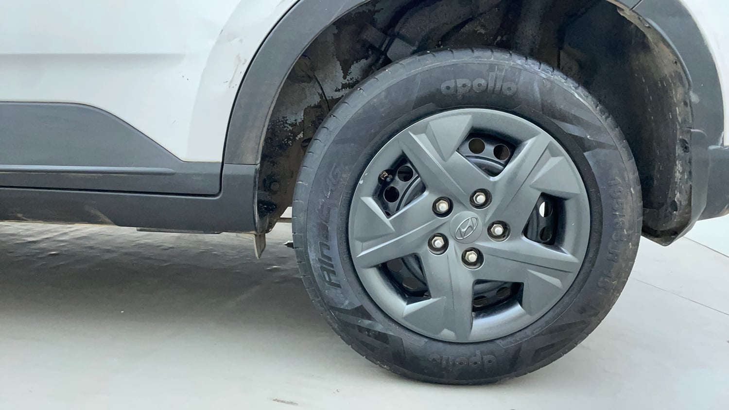 Used 2024 Hyundai Venue S (O) Plus 1.2 Petrol Petrol Manual tyres LEFT REAR TYRE RIM VIEW