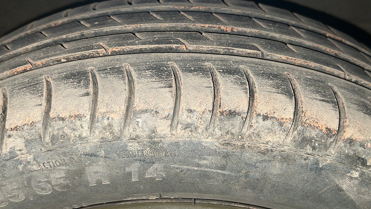 Used 2016 Maruti Suzuki Wagon R VXI Petrol Manual tyres RIGHT FRONT TYRE TREAD VIEW