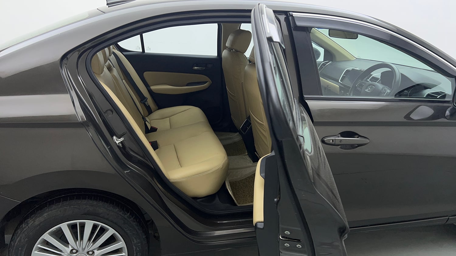 Used 2021 Honda City V Petrol Petrol Manual interior RIGHT SIDE REAR DOOR CABIN VIEW
