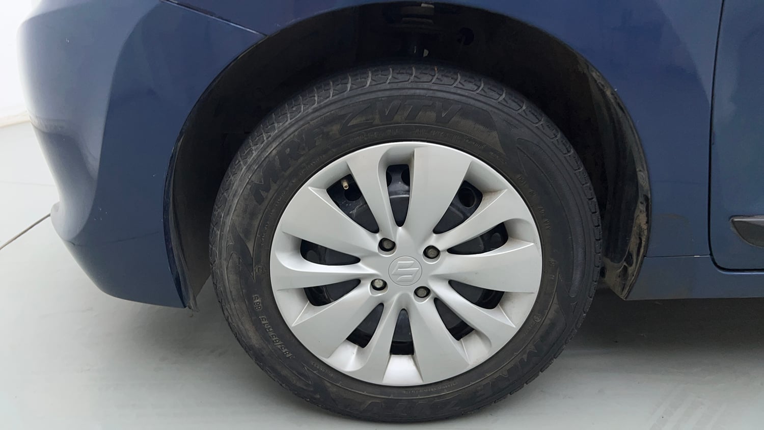 Used 2018 Maruti Suzuki Baleno Delta 1.2 Petrol Manual tyres LEFT FRONT TYRE RIM VIEW