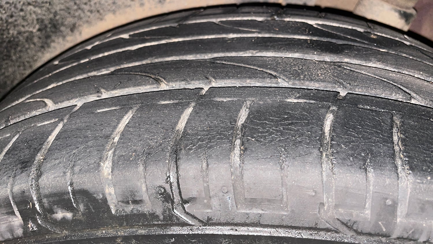Used 2017 Hyundai Creta 1.6 SX Plus AT Petrol Petrol Automatic tyres LEFT REAR TYRE TREAD VIEW