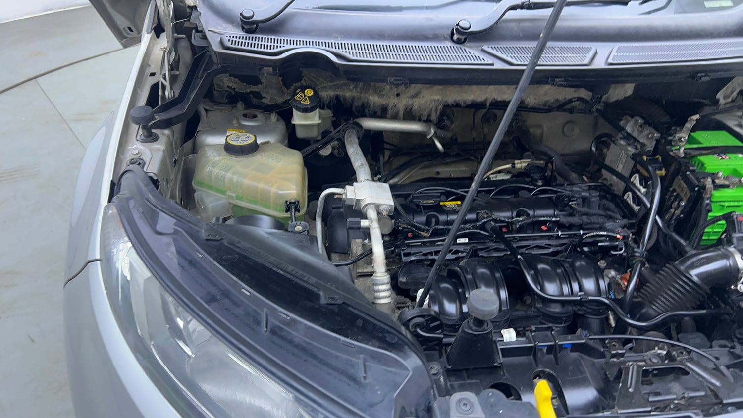 Used 2015 Ford EcoSport Ambiente 1.5 Ti-VCT Petrol Manual engine ENGINE RIGHT SIDE VIEW