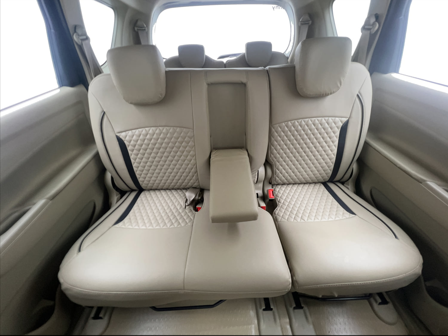 Used 2018 Maruti Suzuki Ertiga ZXI+ Petrol Manual interior REAR SEAT CONDITION VIEW