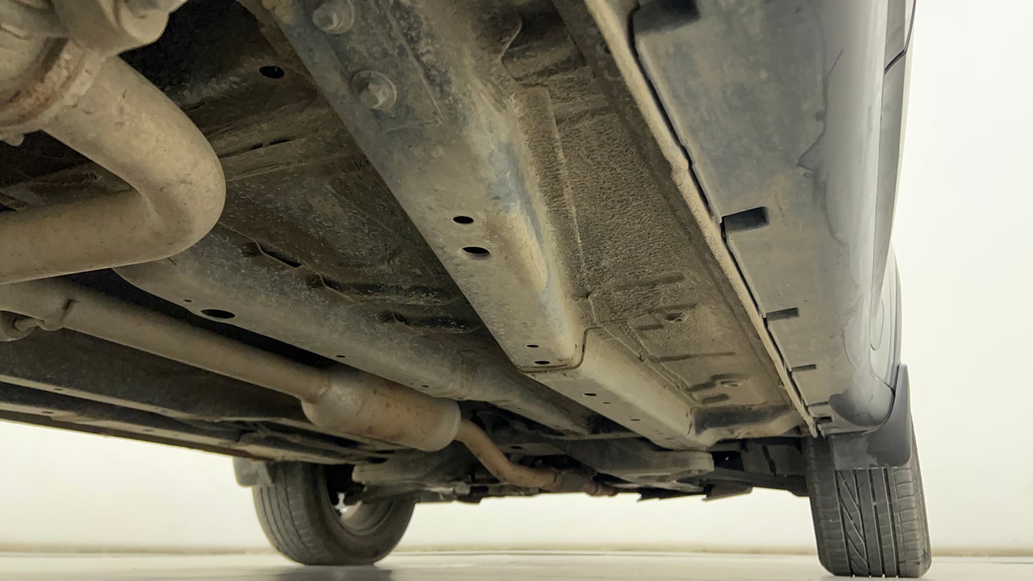 Used 2022 Tata Nexon XZA Plus (Premium) Petrol Automatic extra REAR RIGHT UNDERBODY VIEW