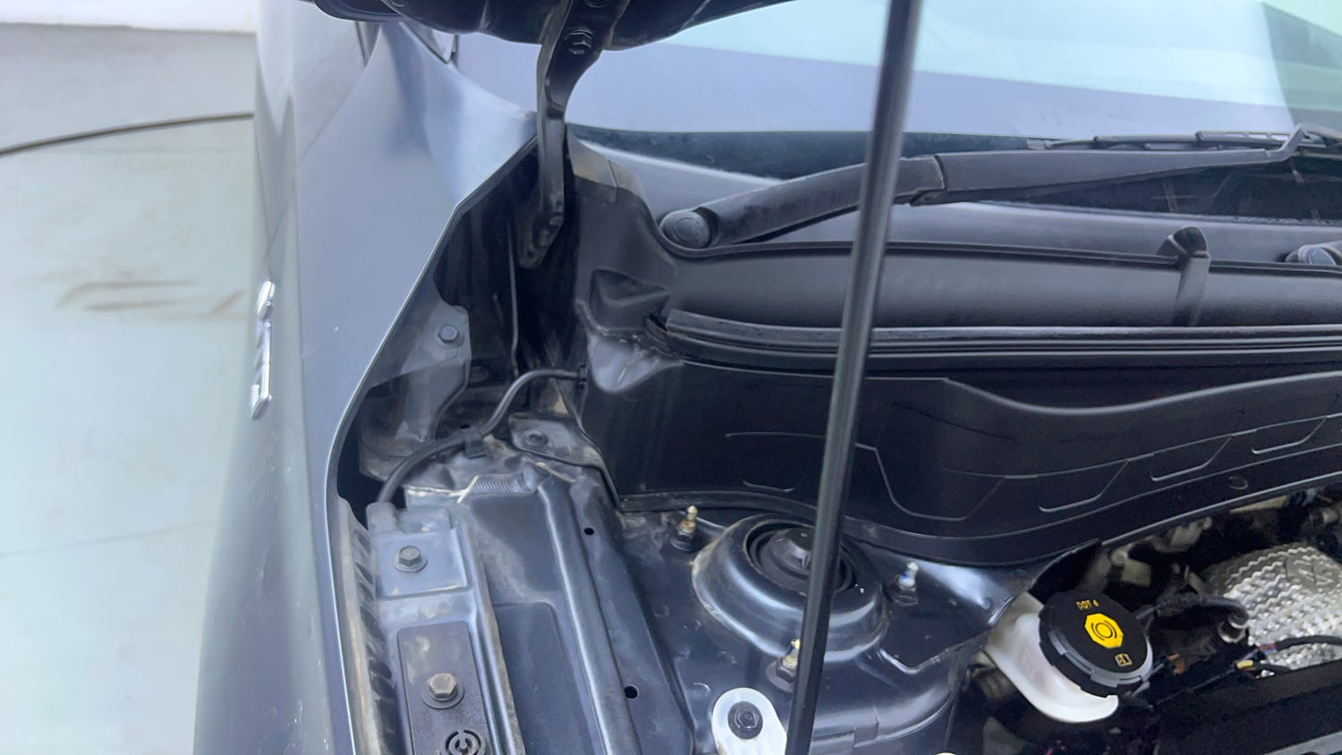 Used 2022 Kia Seltos X Line 1.5 Diesel AT Diesel Automatic engine ENGINE RIGHT SIDE HINGE & APRON VIEW