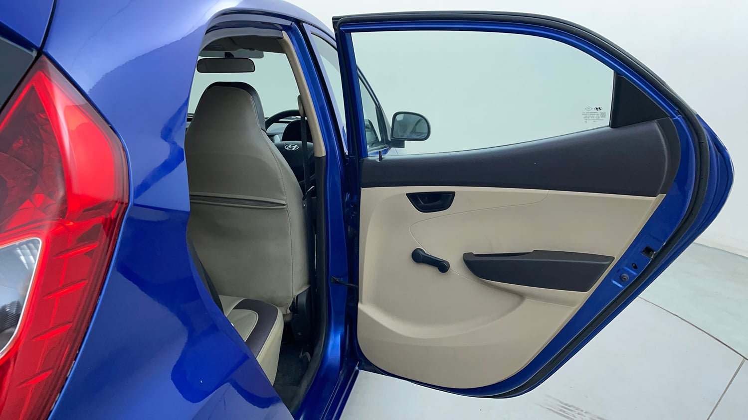 Used 2012 Hyundai Eon Magna + Petrol Manual interior RIGHT REAR DOOR OPEN VIEW