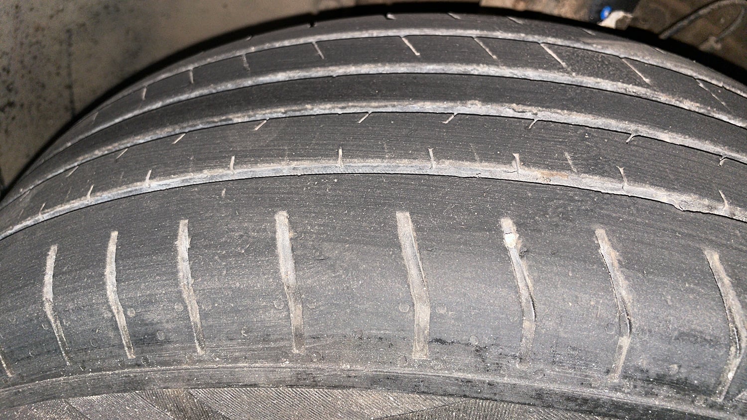 Used 2024 Hyundai Venue S (O) Plus 1.2 Petrol Petrol Manual tyres LEFT FRONT TYRE TREAD VIEW