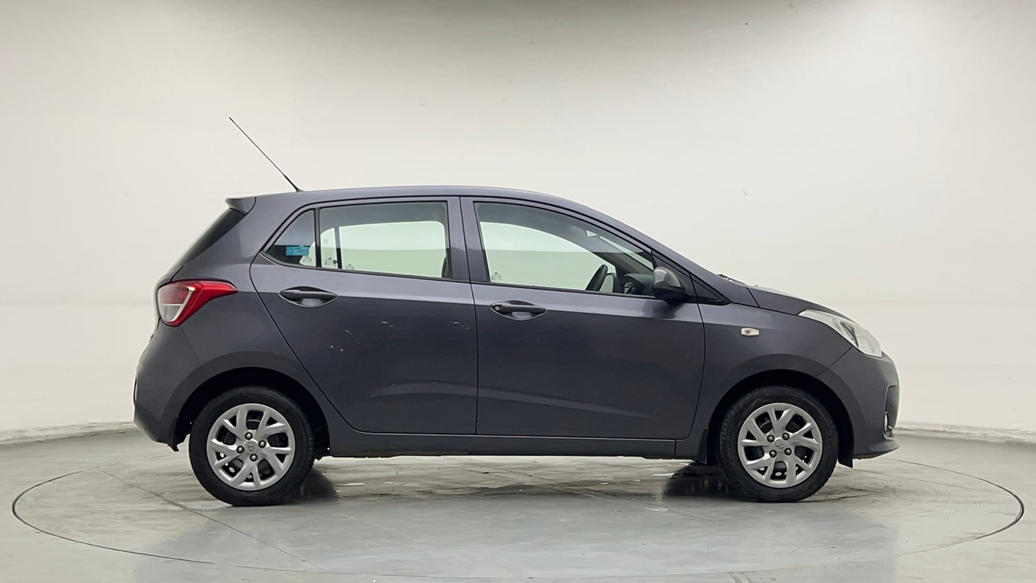 Used 2017 Hyundai Grand i10 Magna 1.2 Kappa VTVT Petrol Manual exterior RIGHT SIDE VIEW