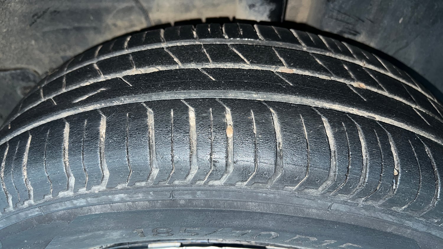 Used 2023 Tata Punch Pure MT Petrol Manual tyres LEFT REAR TYRE TREAD VIEW