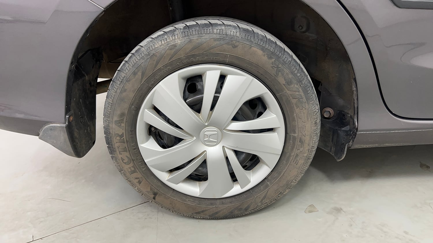 Used 2019 Honda Amaze 1.2 S MT Petrol Petrol Manual tyres RIGHT REAR TYRE RIM VIEW