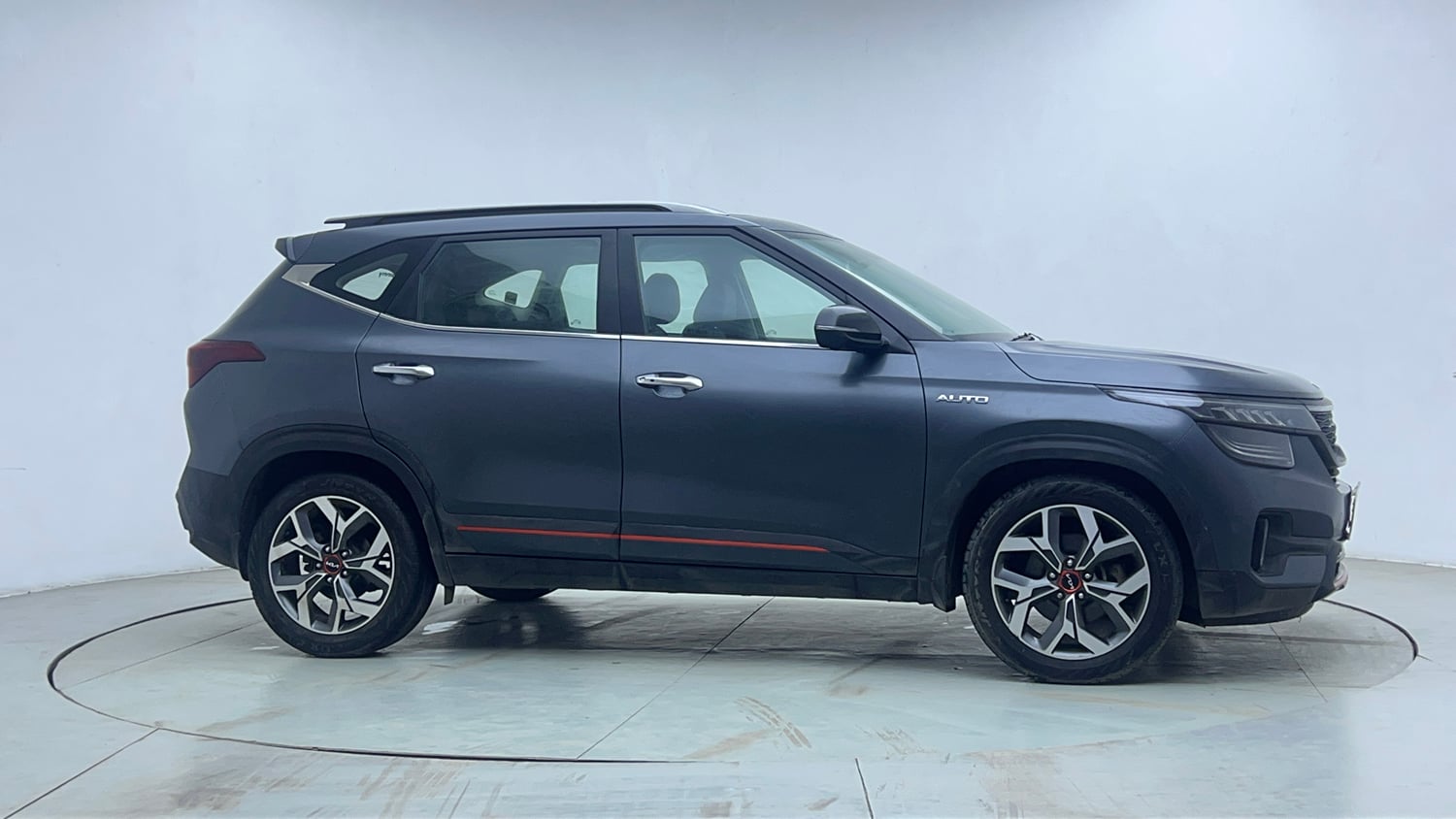 Used 2022 Kia Seltos X Line 1.5 Diesel AT Diesel Automatic exterior RIGHT SIDE VIEW