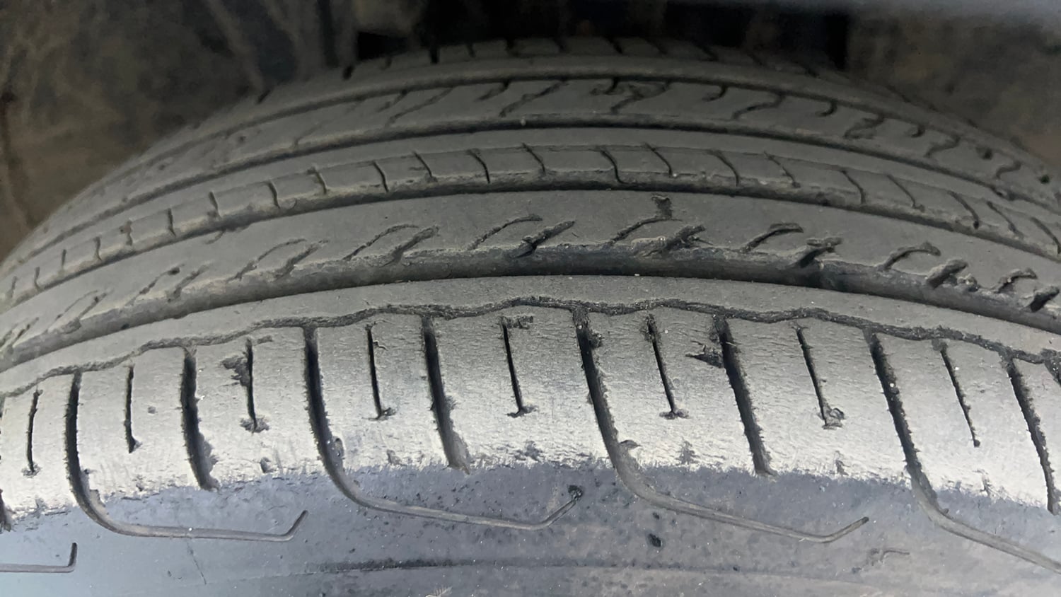 Used 2022 Renault Kiger RXZ AMT Petrol Automatic tyres RIGHT FRONT TYRE TREAD VIEW