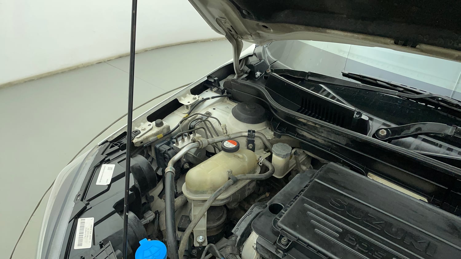 Used 2019 maruti-suzuki Vitara Brezza ZDi Plus AGS Diesel Automatic engine ENGINE RIGHT SIDE HINGE & APRON VIEW
