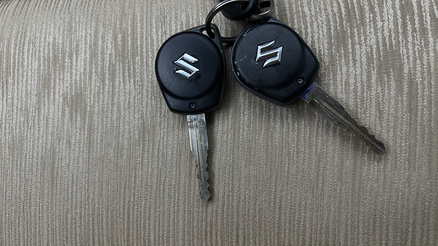 Used 2013 Maruti Suzuki Ertiga Vxi Petrol Manual extra CAR KEY VIEW