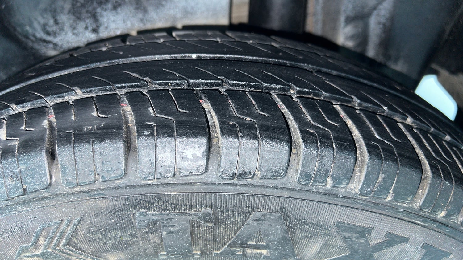 Used 2013 Maruti Suzuki Swift Dzire VXI Petrol Manual tyres LEFT REAR TYRE TREAD VIEW