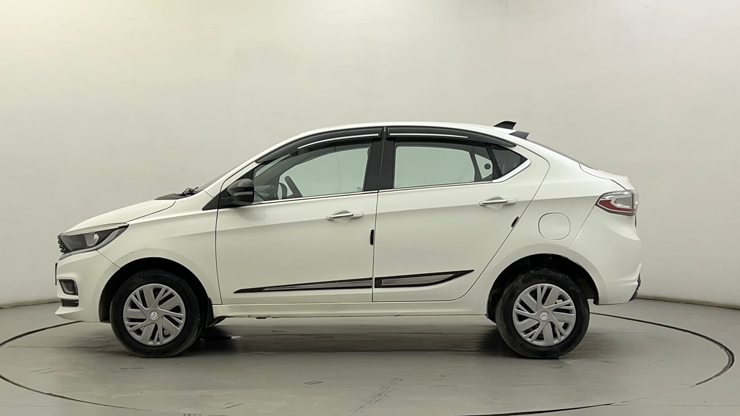 Used 2023 Tata Tigor XZ Plus CNG Cng Manual exterior LEFT SIDE VIEW