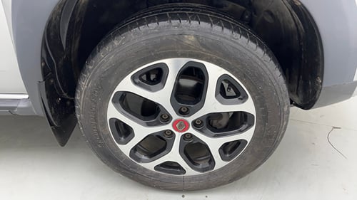 Used 2021 Renault Duster RXS 1.3 Turbo Petrol MT Petrol Manual tyres RIGHT FRONT TYRE RIM VIEW