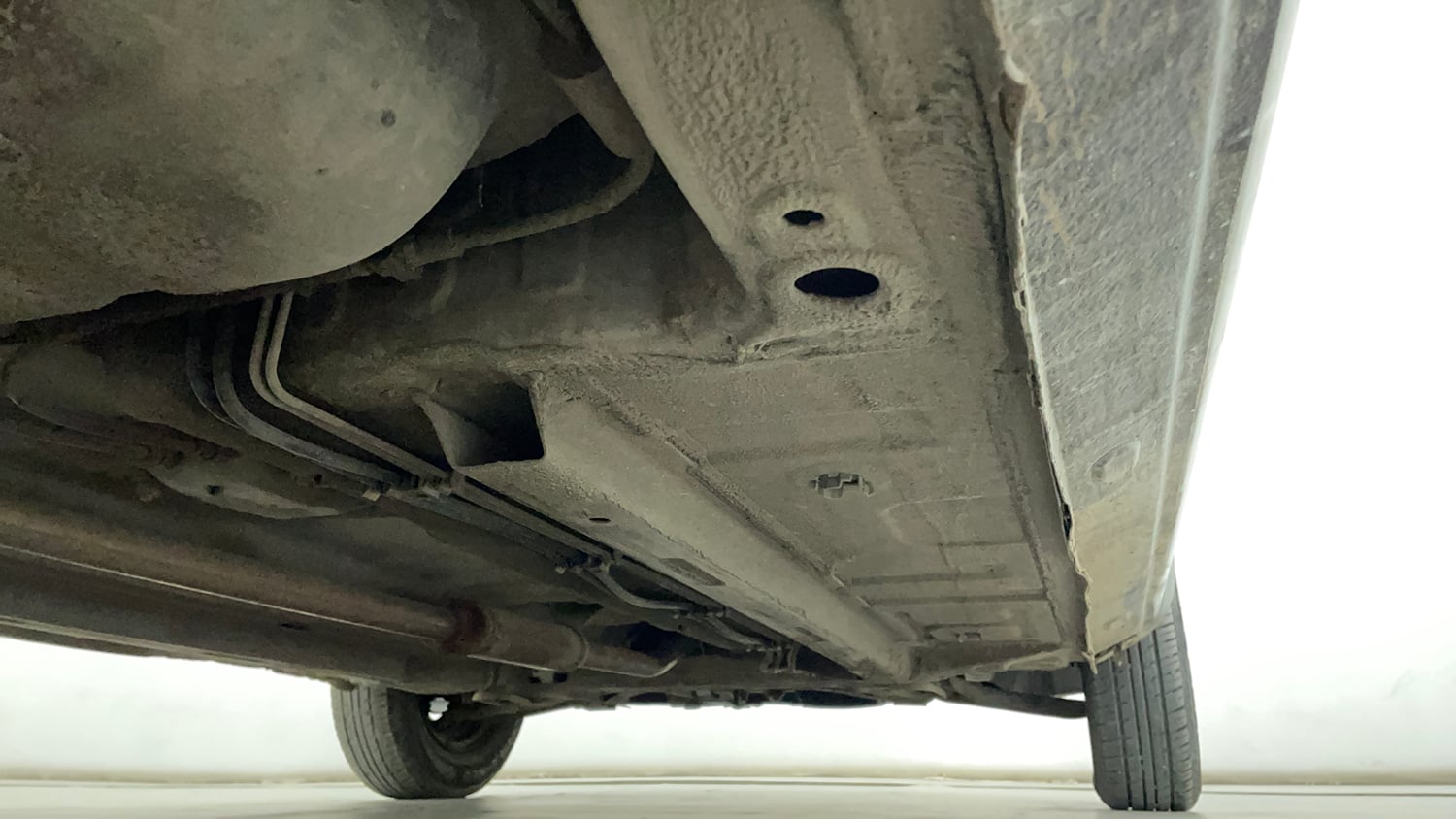 Used 2018 Renault Kwid 1.0 RXL Petrol Manual extra REAR RIGHT UNDERBODY VIEW