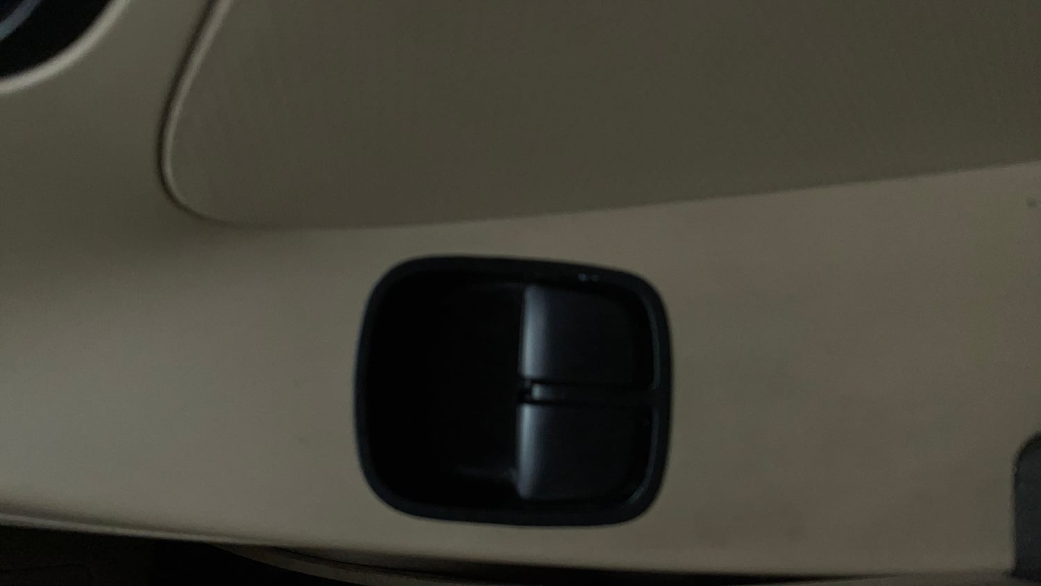 Used 2012 Hyundai Eon Magna + Petrol Manual top_features Power windows