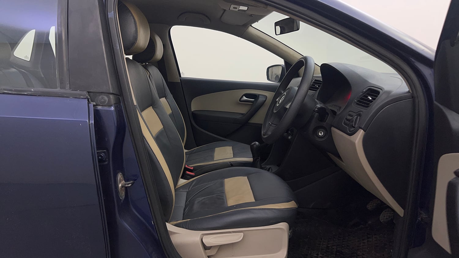 Used 2013 Volkswagen Polo Comfortline 1.2L (P) Petrol Manual interior RIGHT SIDE FRONT DOOR CABIN VIEW
