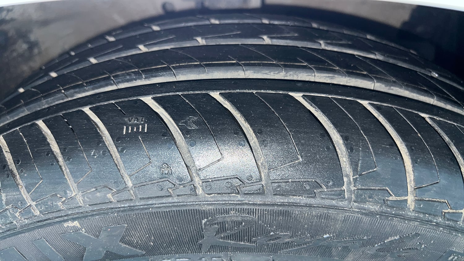 Used 2013 Maruti Suzuki Ertiga Vxi Petrol Manual tyres RIGHT FRONT TYRE TREAD VIEW