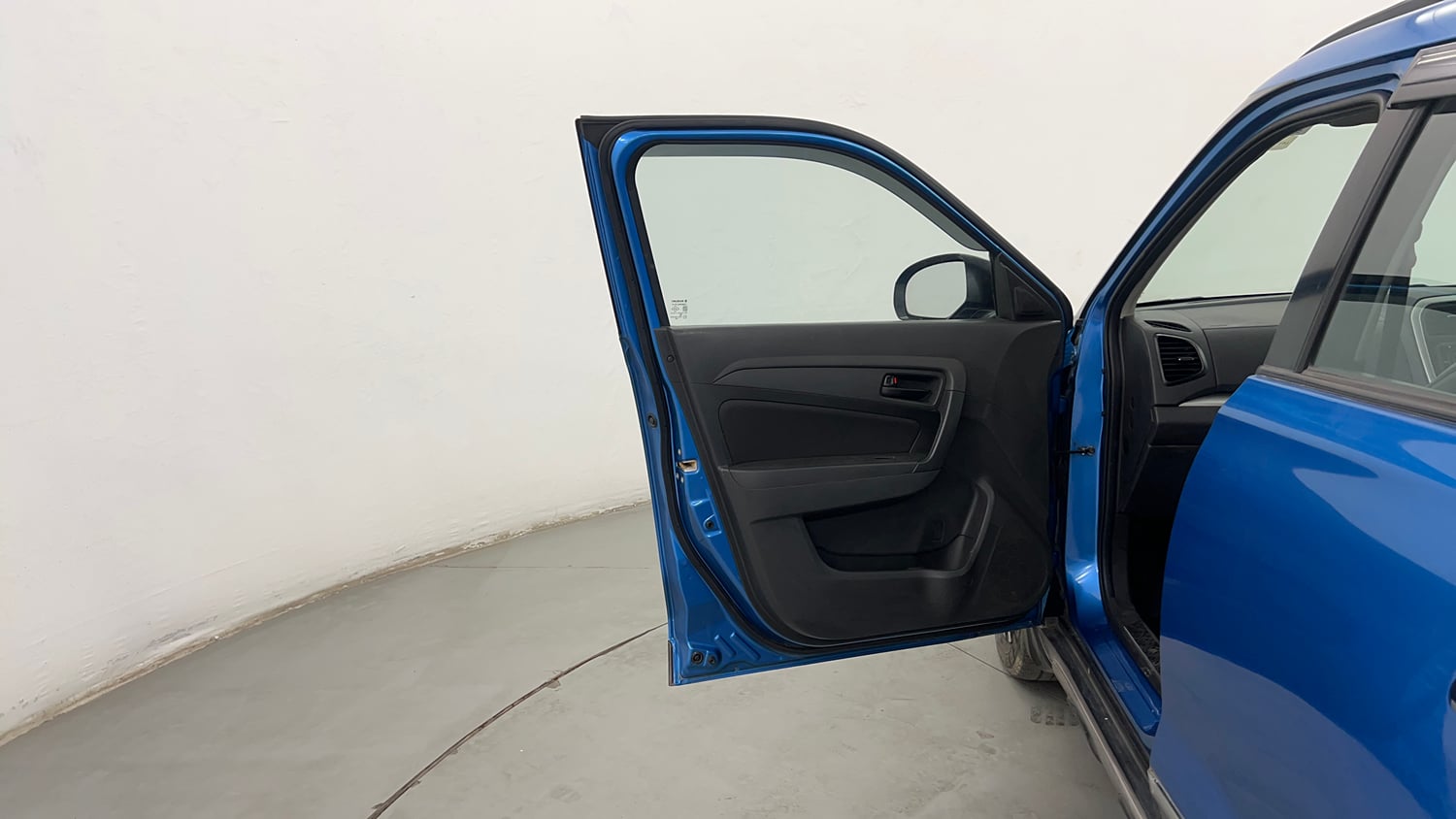 Used 2017 Maruti Suzuki Vitara Brezza VDi (O) Diesel Manual interior LEFT FRONT DOOR OPEN VIEW