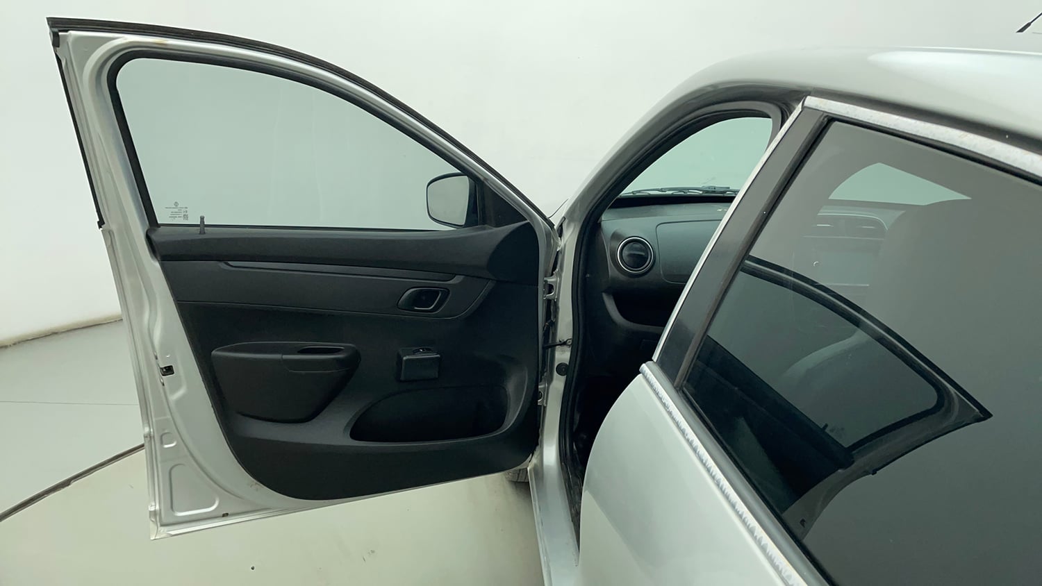 Used 2018 Renault Kwid 1.0 RXL Petrol Manual interior LEFT FRONT DOOR OPEN VIEW