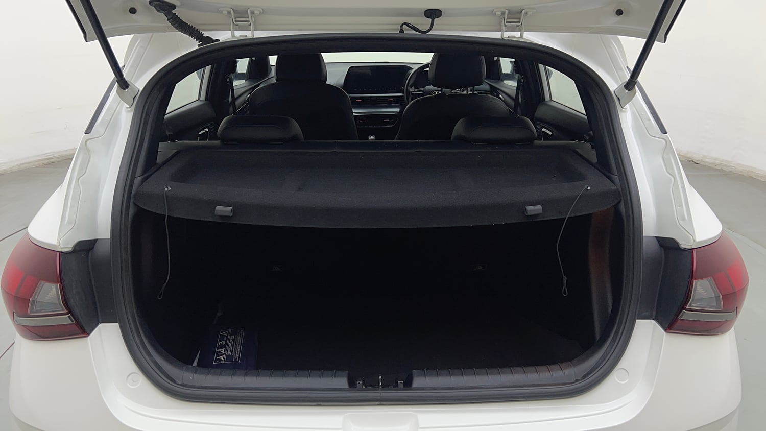Used 2022 Hyundai i20 N Line N8 1.0 Turbo DCT Petrol Automatic interior DICKY INSIDE VIEW
