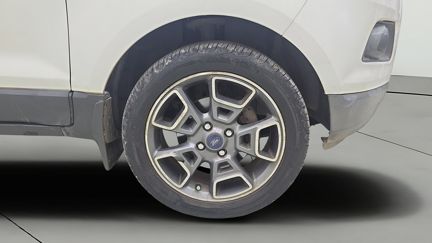Used 2017 Ford EcoSport Titanium 1.5L TDCi Diesel Manual tyres RIGHT FRONT TYRE RIM VIEW