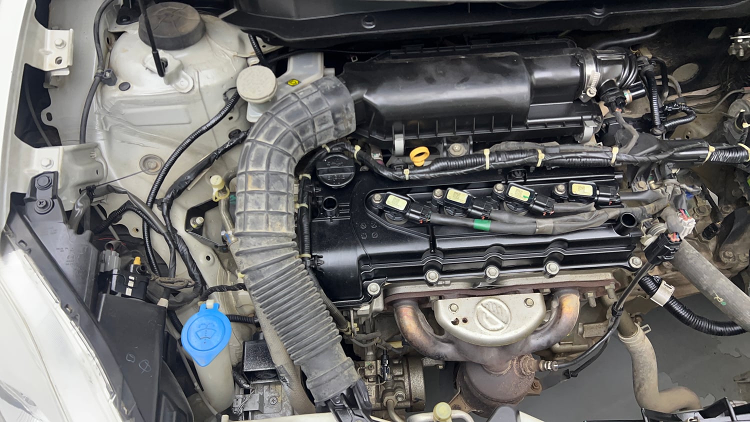 Used 2019 Maruti Suzuki Swift LXi Petrol Manual engine ENGINE RIGHT SIDE VIEW