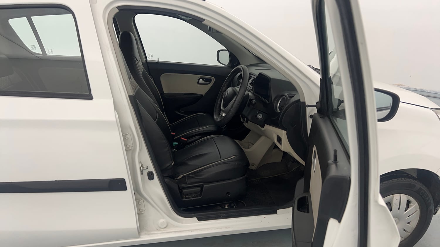 Used 2021 Maruti Suzuki Alto 800 VXi Petrol Manual interior RIGHT SIDE FRONT DOOR CABIN VIEW
