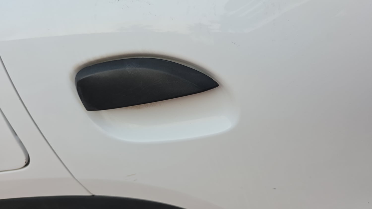 Used 2017 Renault Kwid 1.0 RXT Opt Petrol Manual dents MINOR SCRATCH