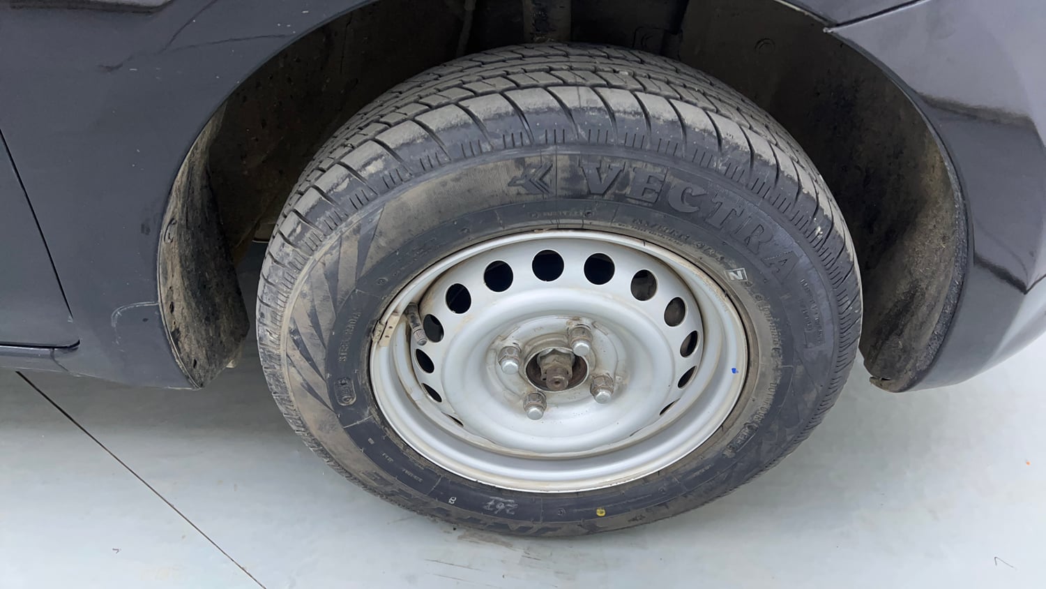 Used 2014 Nissan Micra Active XL Petrol Manual tyres RIGHT FRONT TYRE RIM VIEW