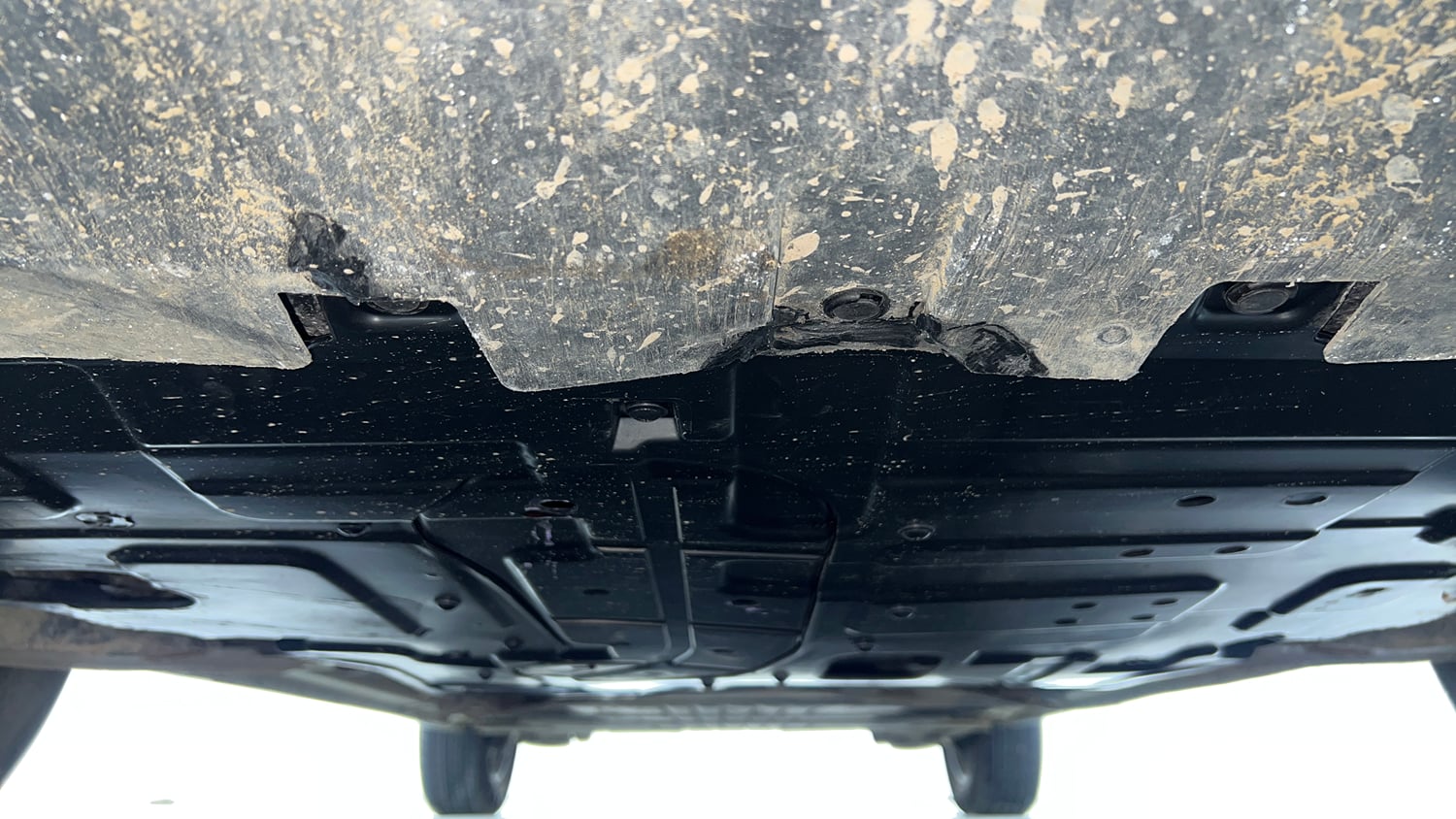 Used 2023 Mahindra XUV400 EL 5S Electric Automatic extra FRONT LEFT UNDERBODY VIEW