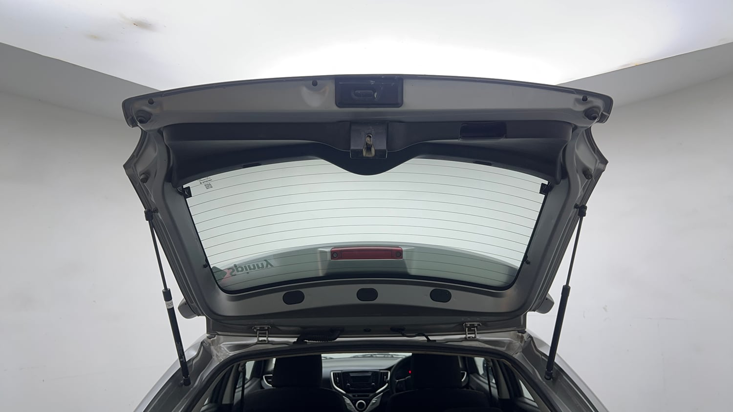 Used 2018 Maruti Suzuki Baleno Delta 1.2 Petrol Manual interior DICKY DOOR OPEN VIEW
